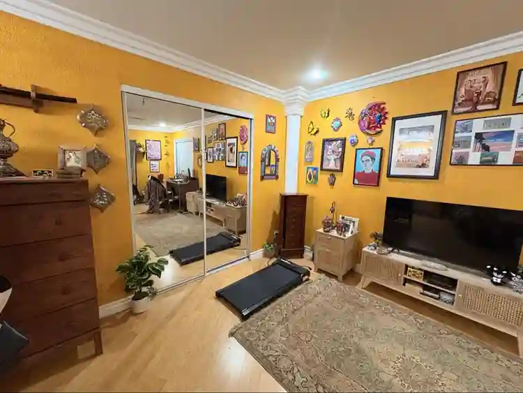Room Available Nov 1 in Hollywood