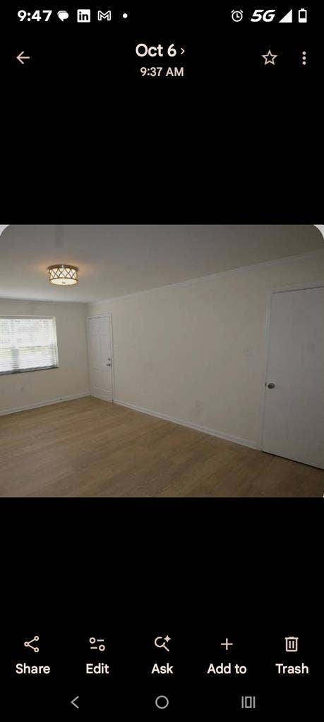 Clean and spacious room available.