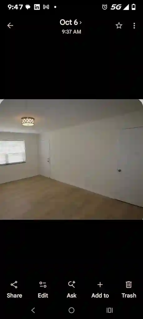 Clean and spacious room available.