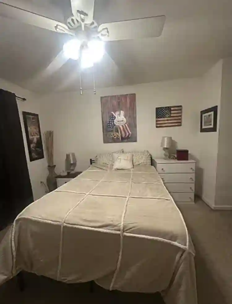 One bedroom and one full bathroom