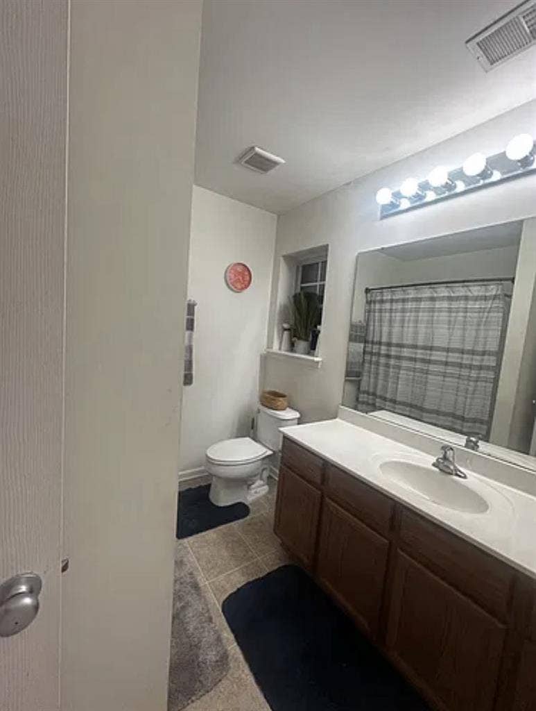 One bedroom and one full bathroom