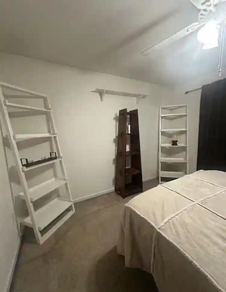 One bedroom and one full bathroom