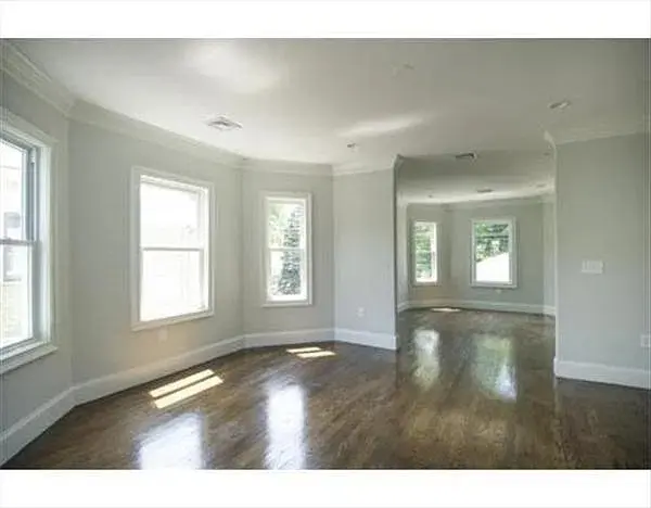 2BR 2BA Jamaica Plain OCT FREE