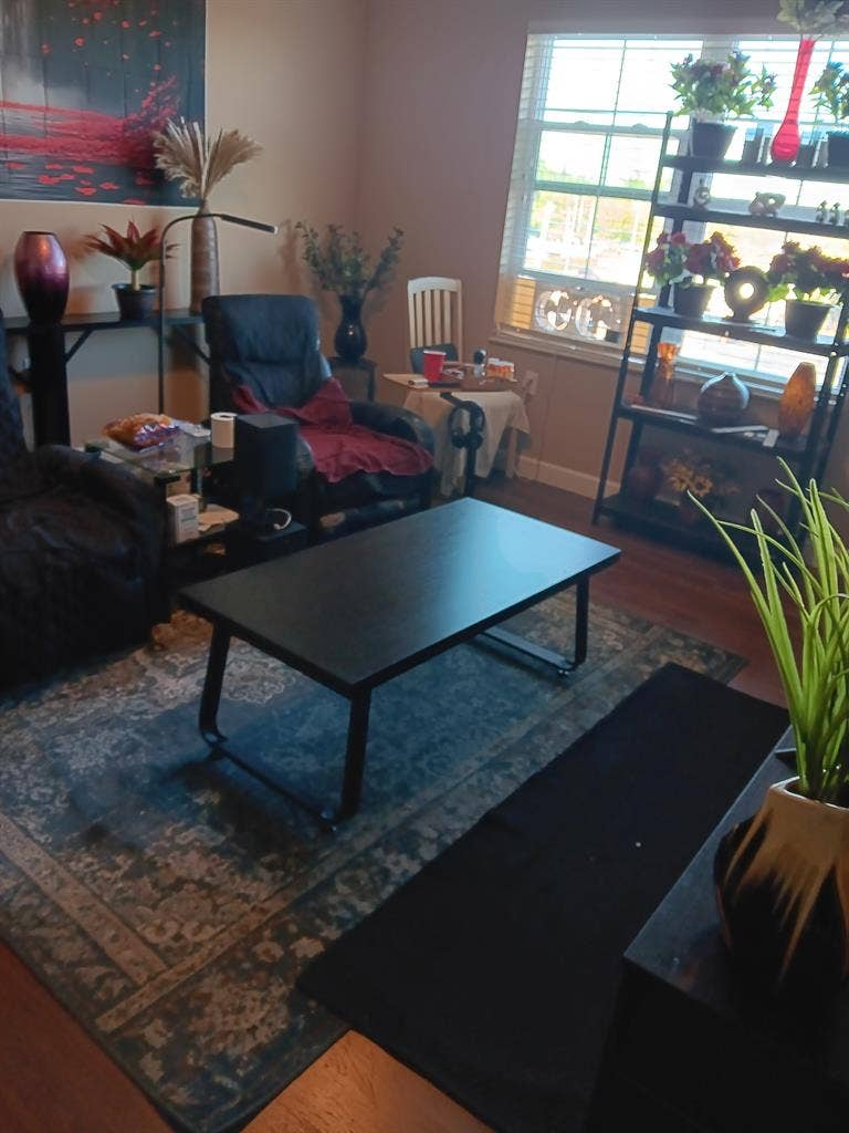 Temporary live in assistant no rent