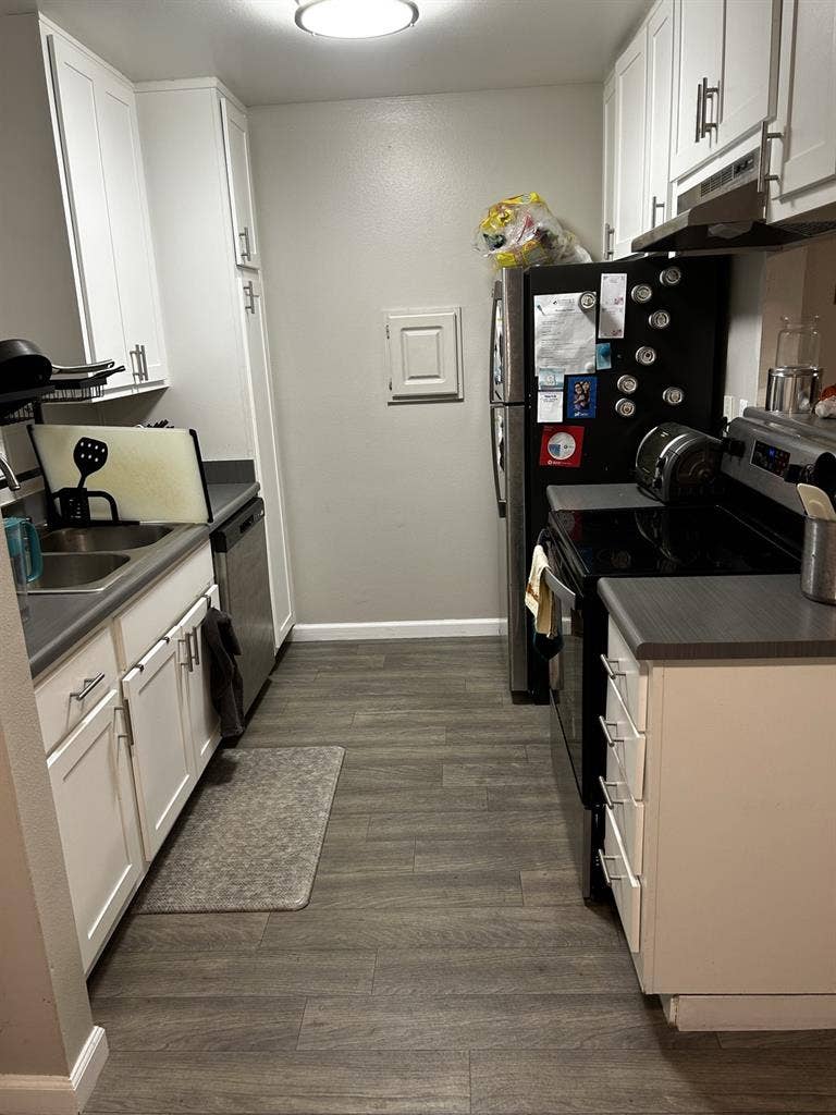 Large room in furnished apartment