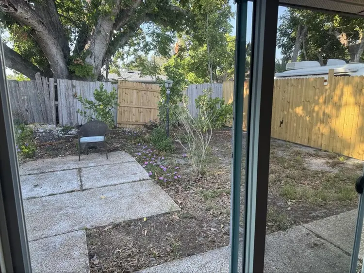2 bedrooms available