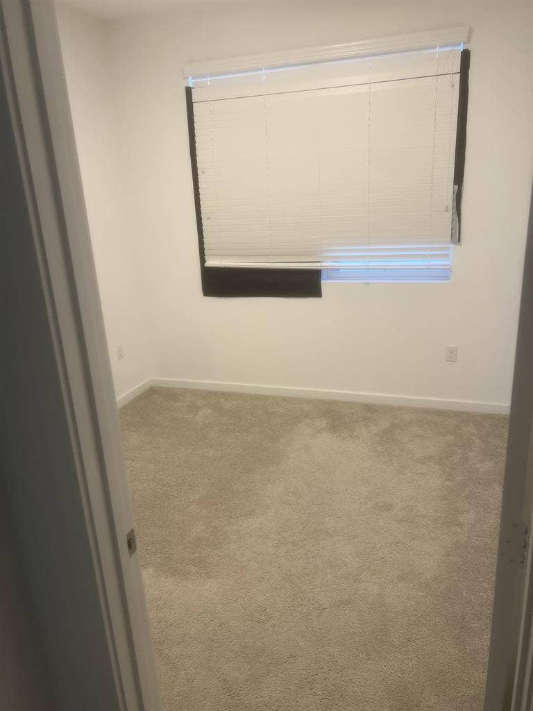Room available to rent in Ontario
