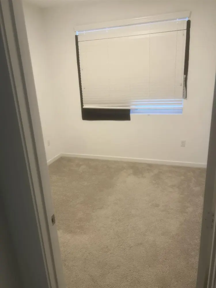 Room available to rent in Ontario