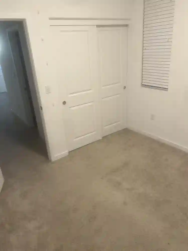 Room available to rent in Ontario