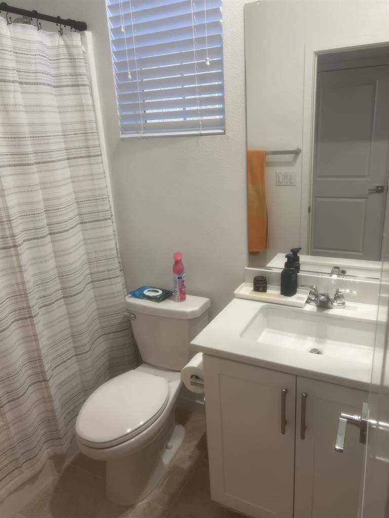Room available to rent in Ontario