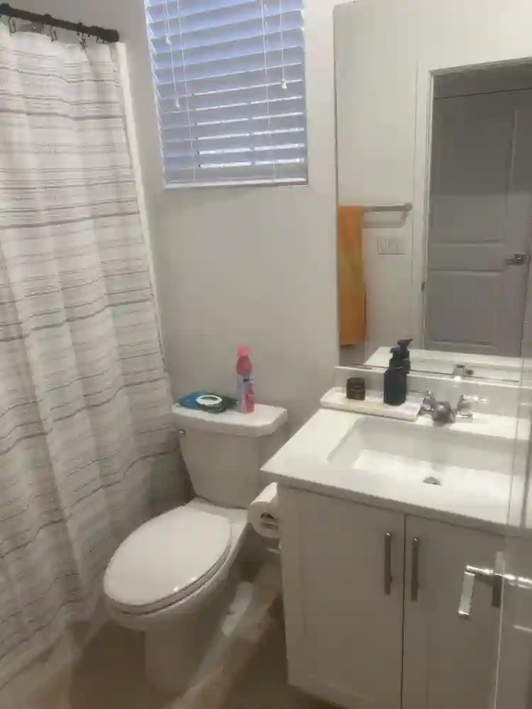 Room available to rent in Ontario