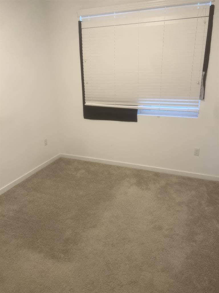 Room available to rent in Ontario