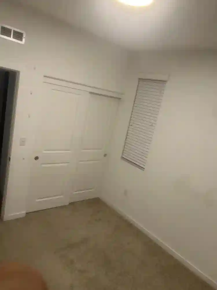Room available to rent in Ontario