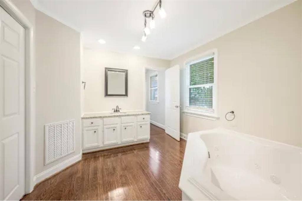 Available 3Bed home move in ready