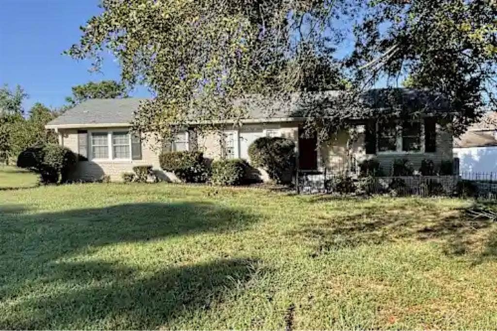 Available 3Bed home move in ready