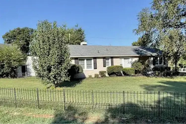 Available 3Bed home move in ready