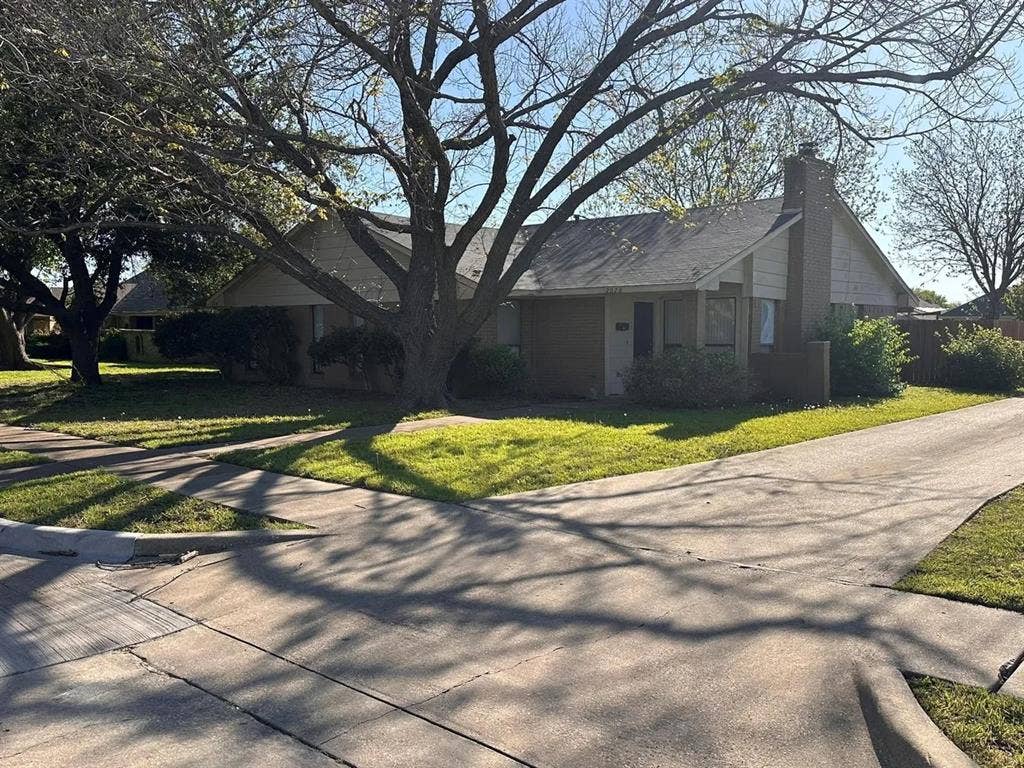 2 BR in Garland