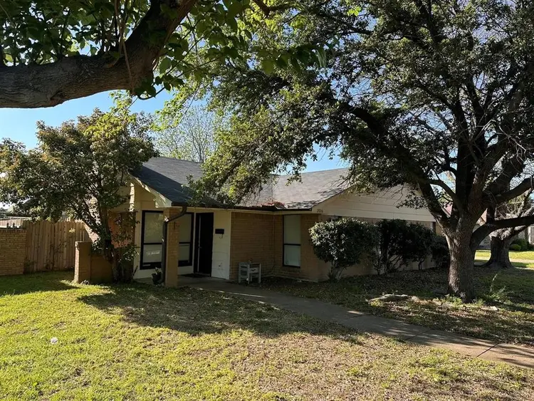 2 BR in Garland
