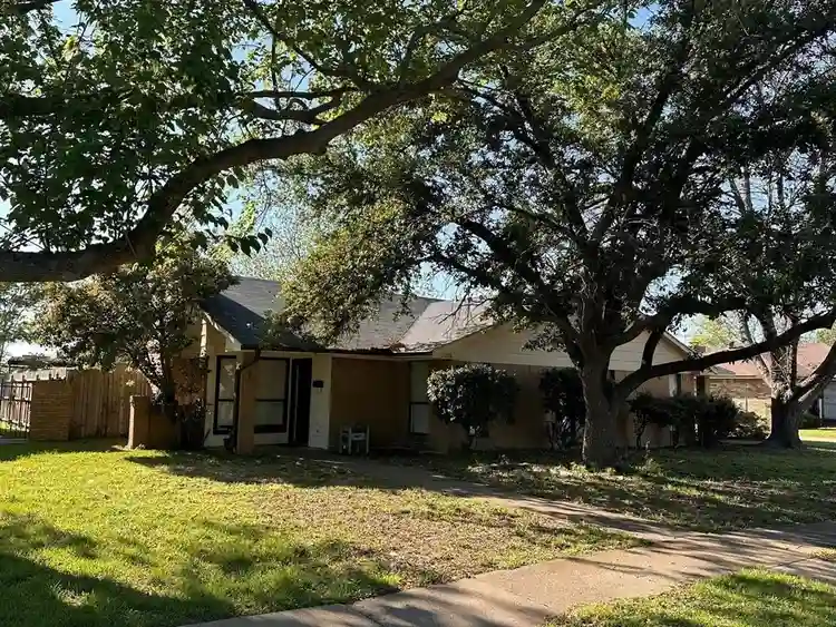 2 BR in Garland