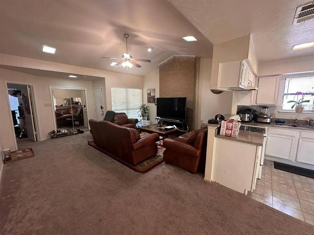 2 BR in Garland