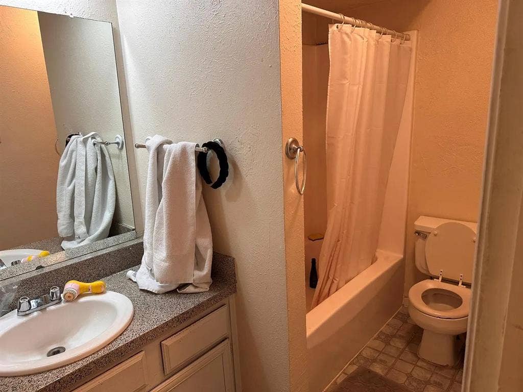2 BR in Garland