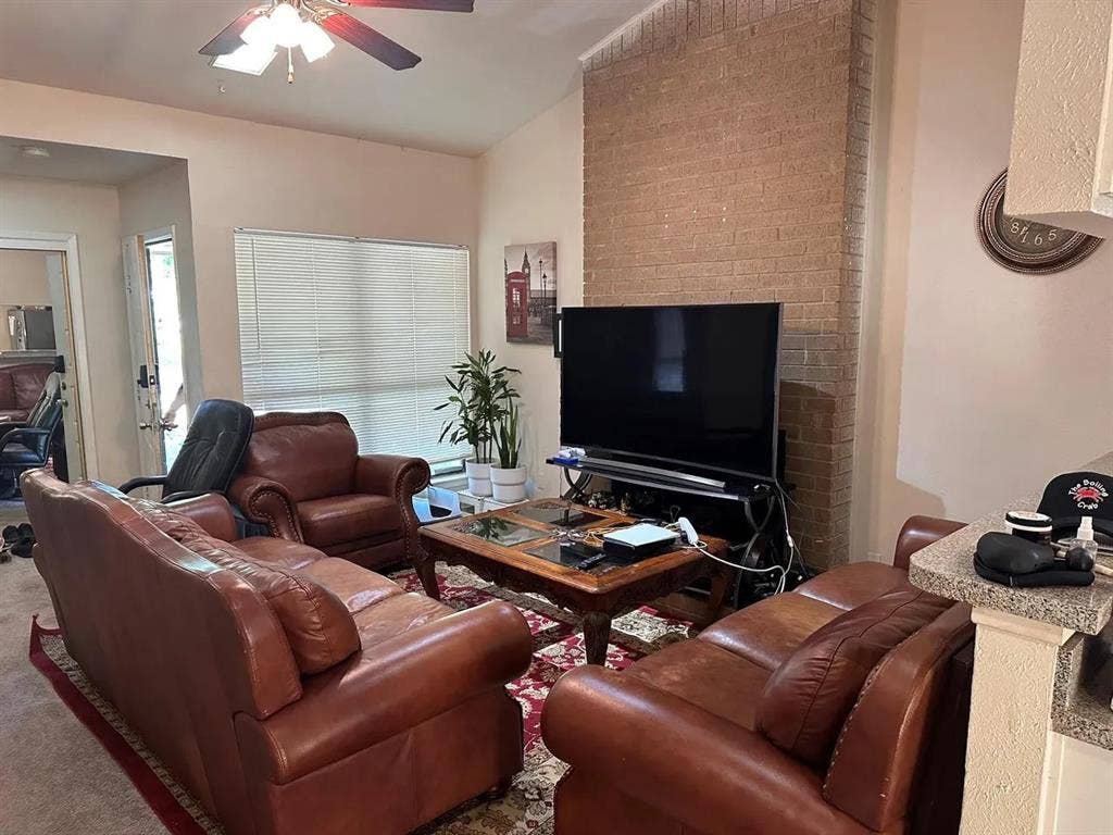 2 BR in Garland