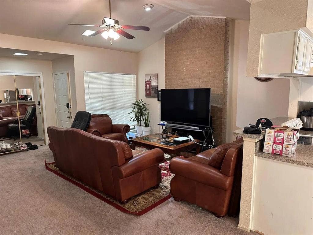 2 BR in Garland
