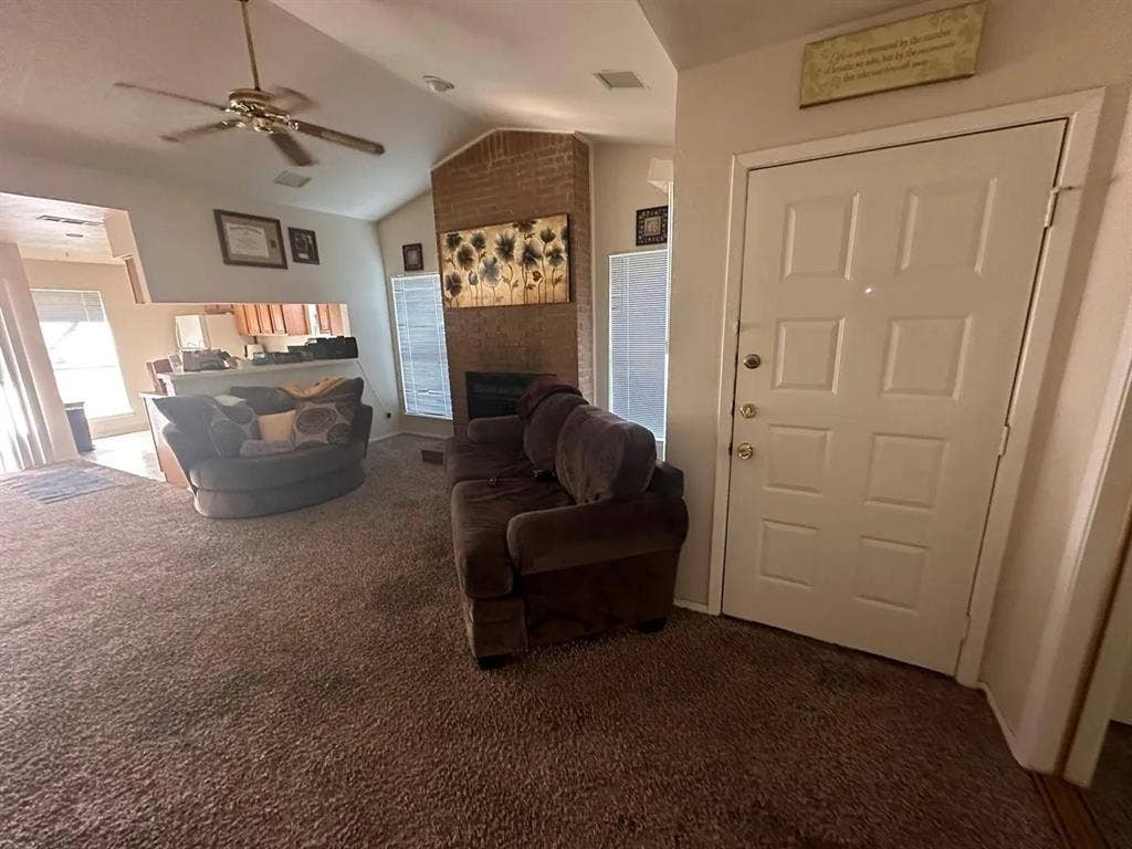 2 BR in Garland