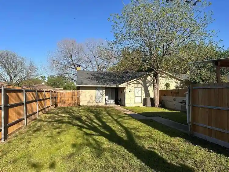 2 BR in Garland