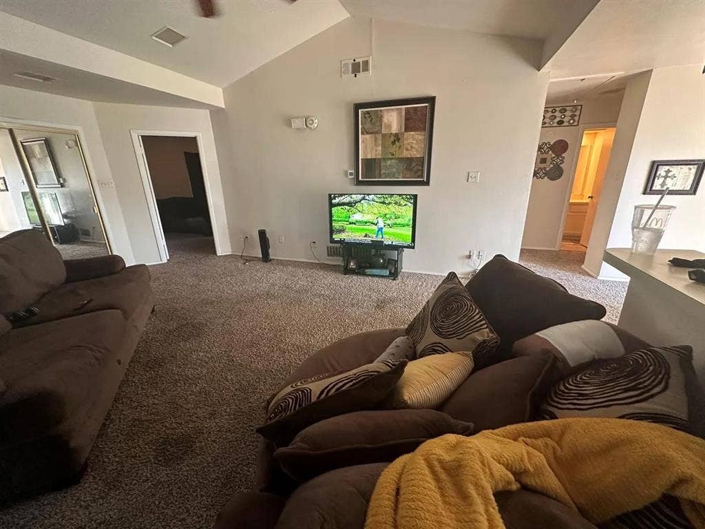2 BR in Garland
