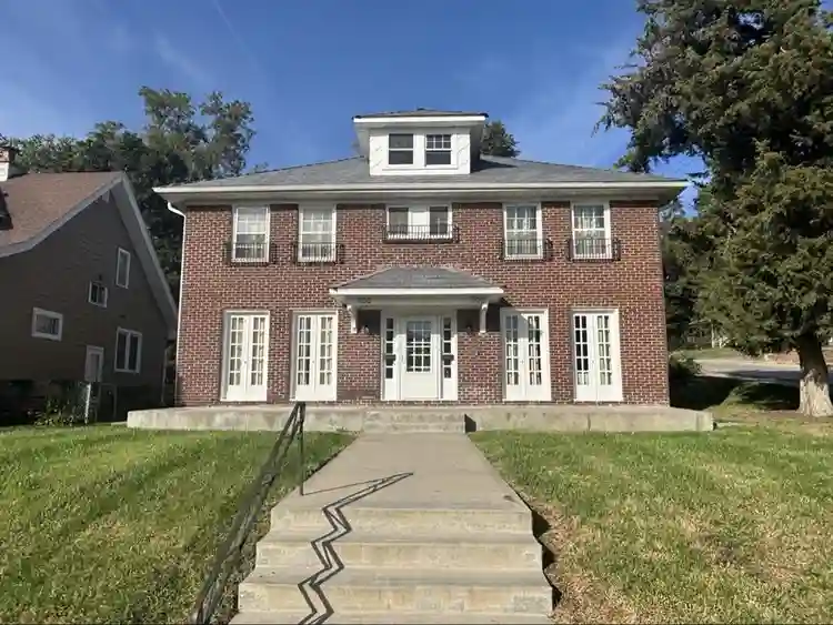 FIELD CLUB APARTMENT FOR RENT