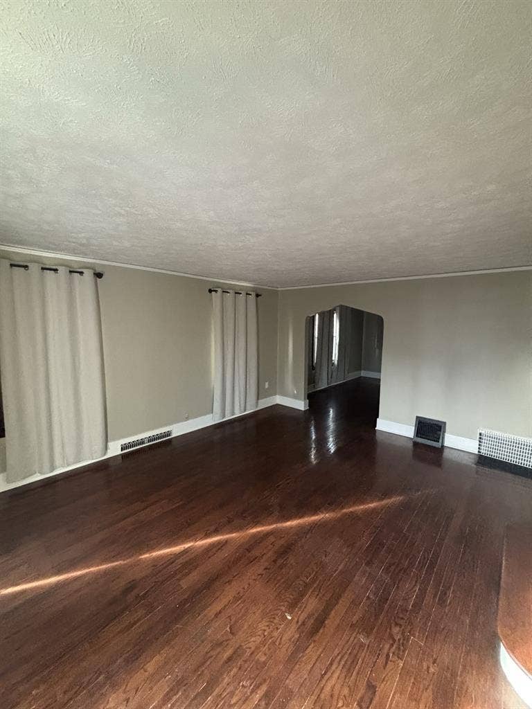 FIELD CLUB APARTMENT FOR RENT