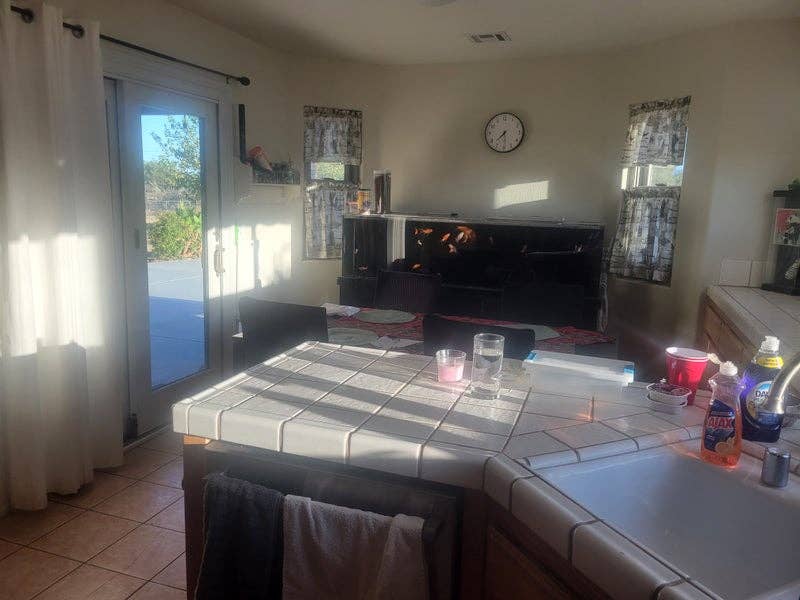 5 Bdrm W/ Large Yard & Nice People