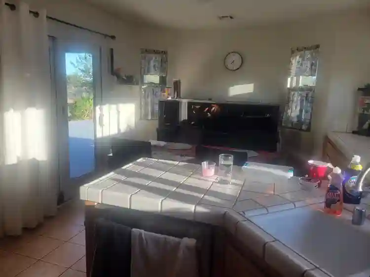 5 Bdrm W/ Large Yard & Nice People