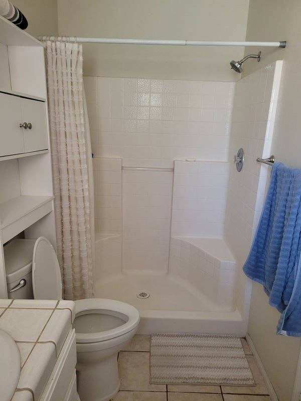5 Bdrm W/ Large Yard & Nice People
