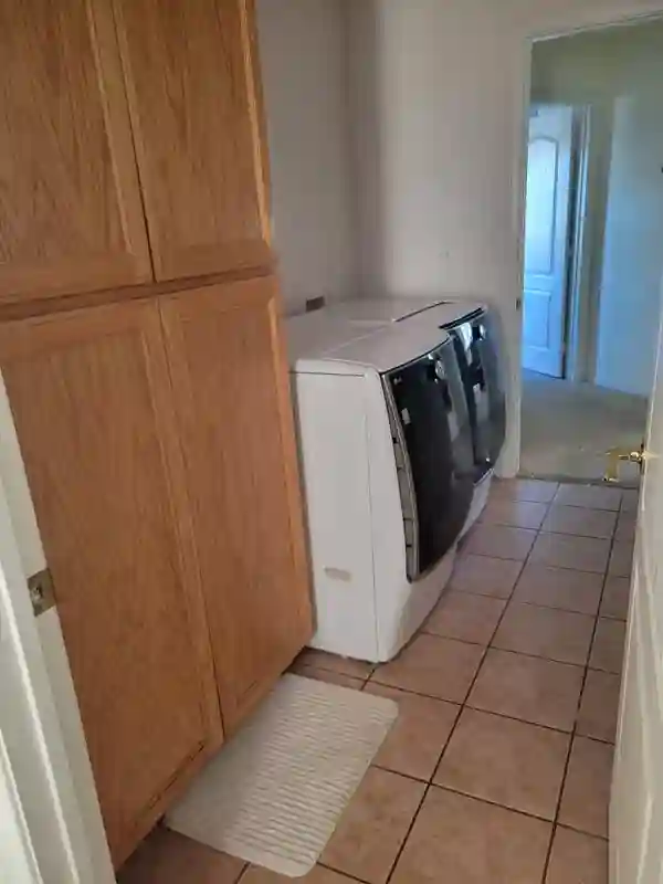 5 Bdrm W/ Large Yard & Nice People