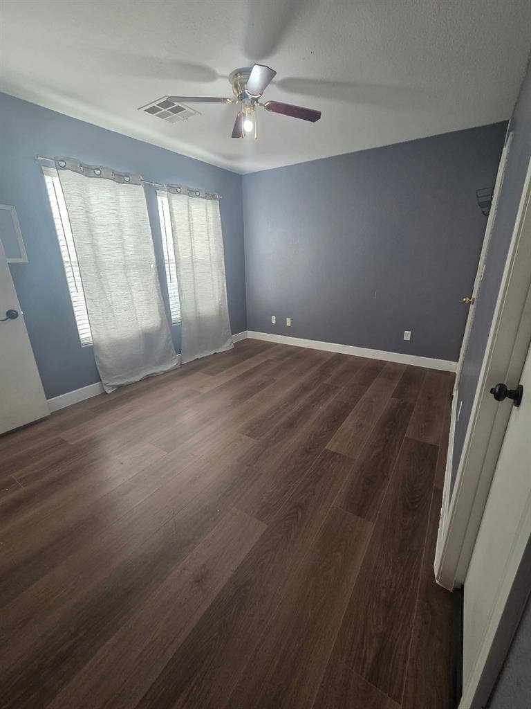 PEACEFUL PRIVATE ROOM FOR RENT