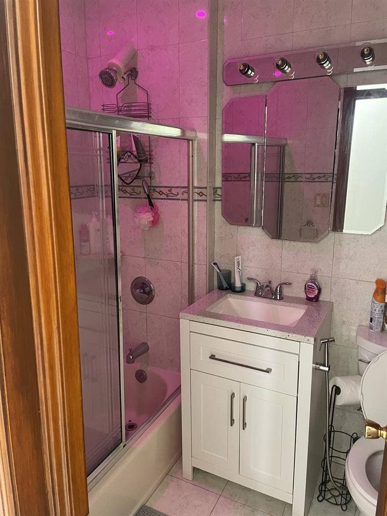 2 rooms for one tenant only