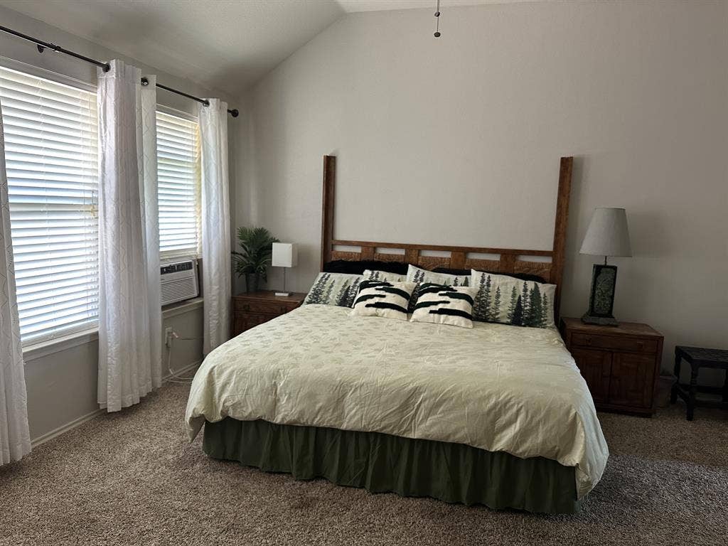 Large Master En-suite Furnished