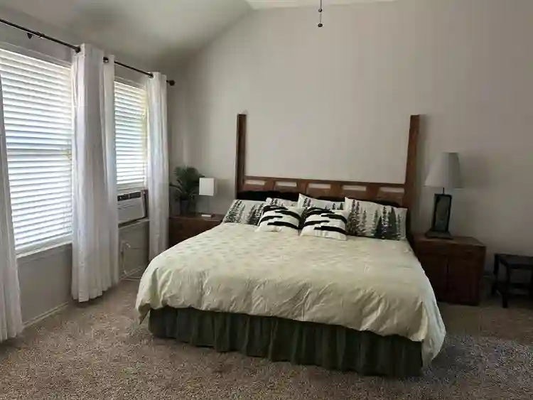Large Master En-suite Furnished