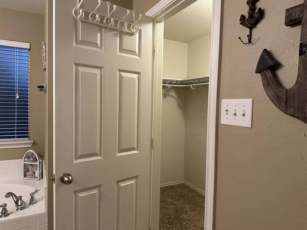 Large Master En-suite Furnished