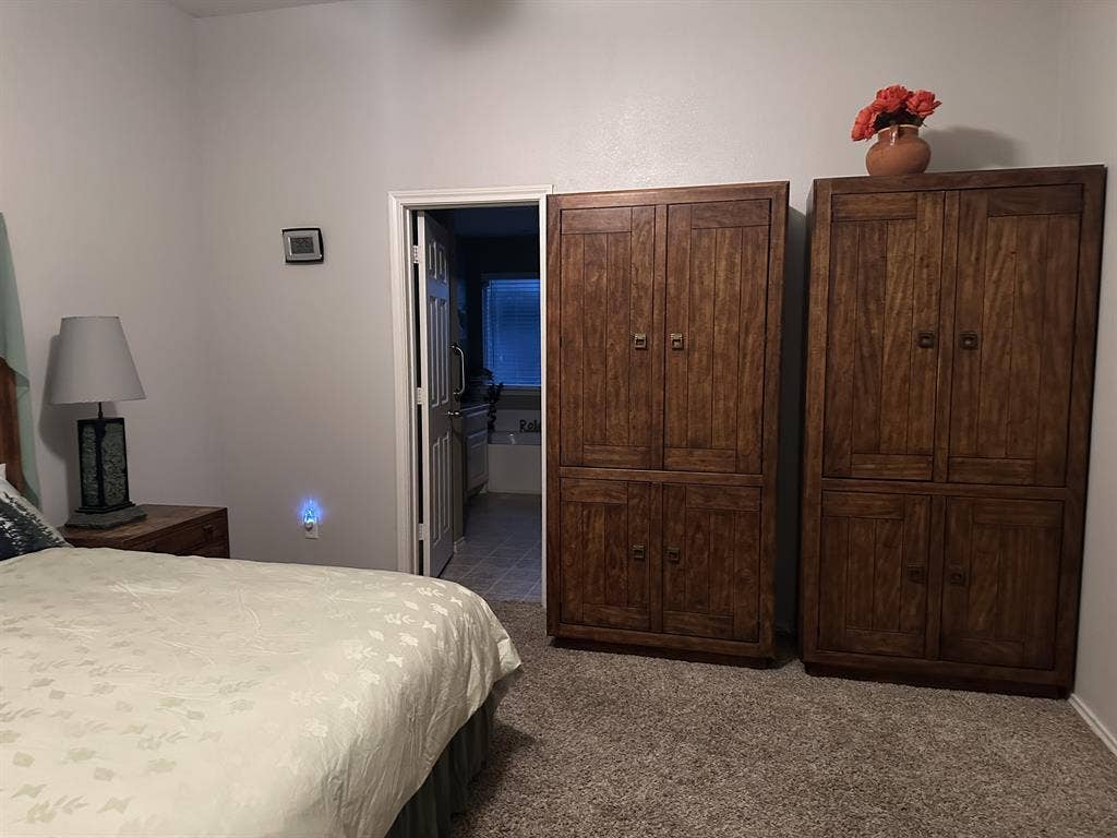 Large Master En-suite Furnished