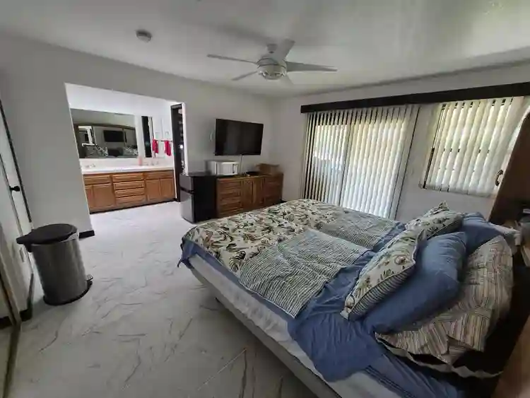 Furnished Mstr. Bdrm/Bath for lease