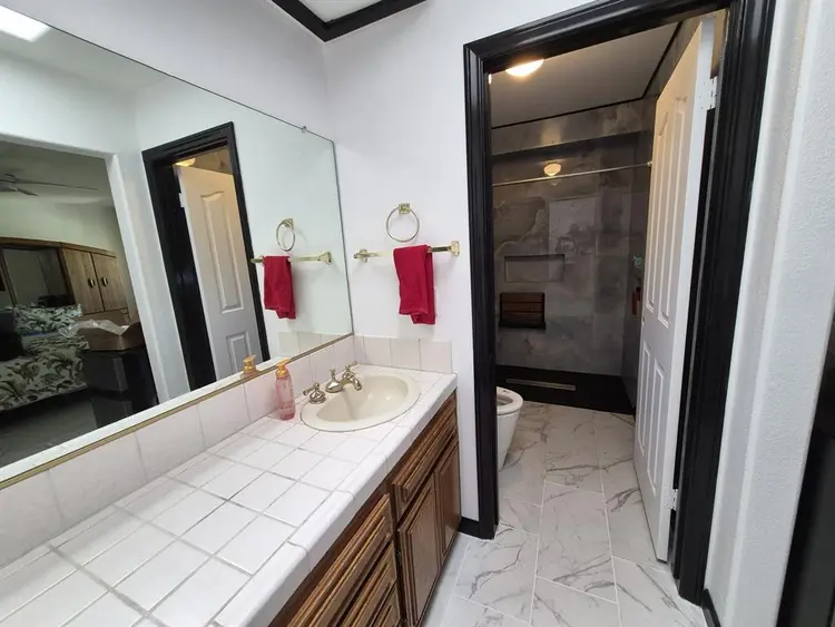 Furnished Mstr. Bdrm/Bath for lease
