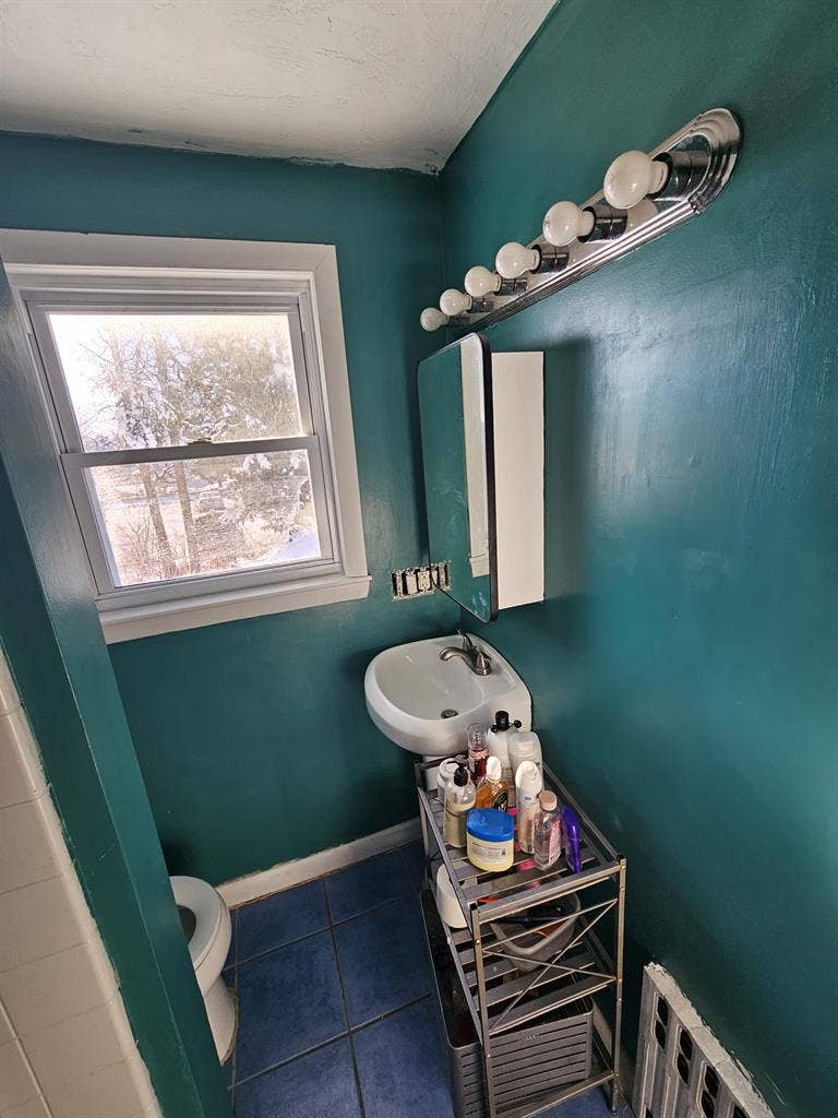 4 Rooms Available | $800–$1,200
