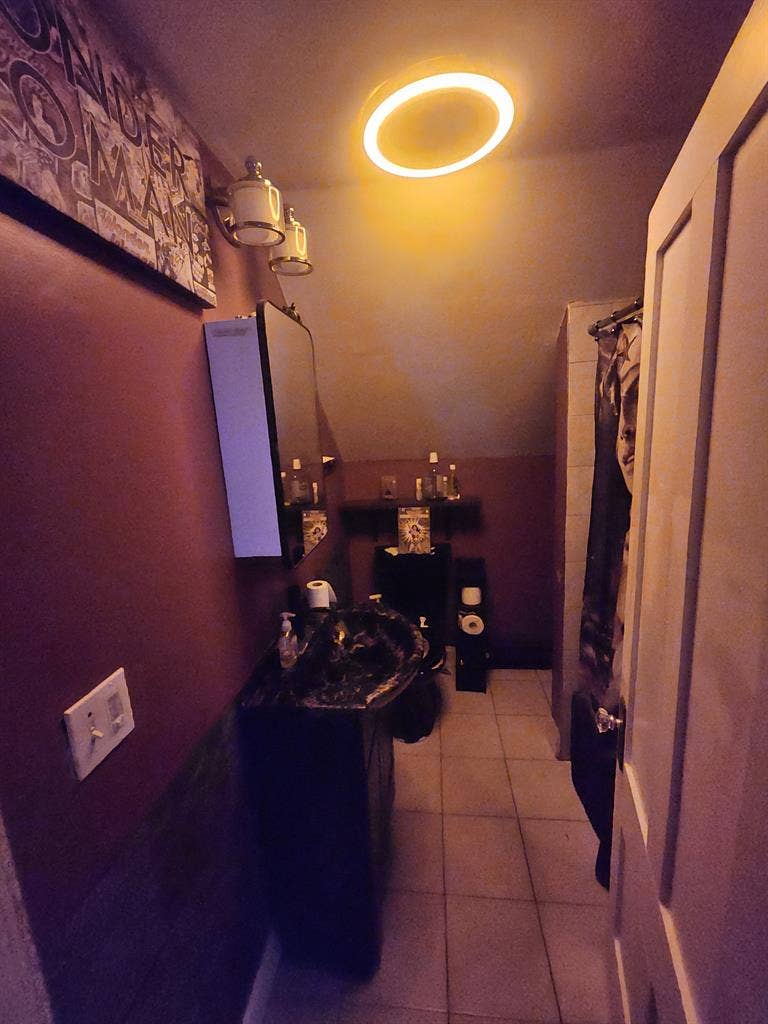 4 Rooms Available | $800–$1,200