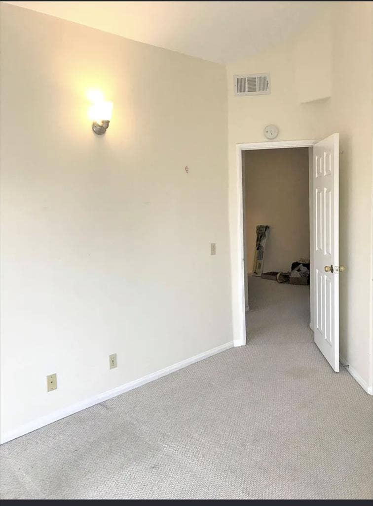 Room for rent/for female student