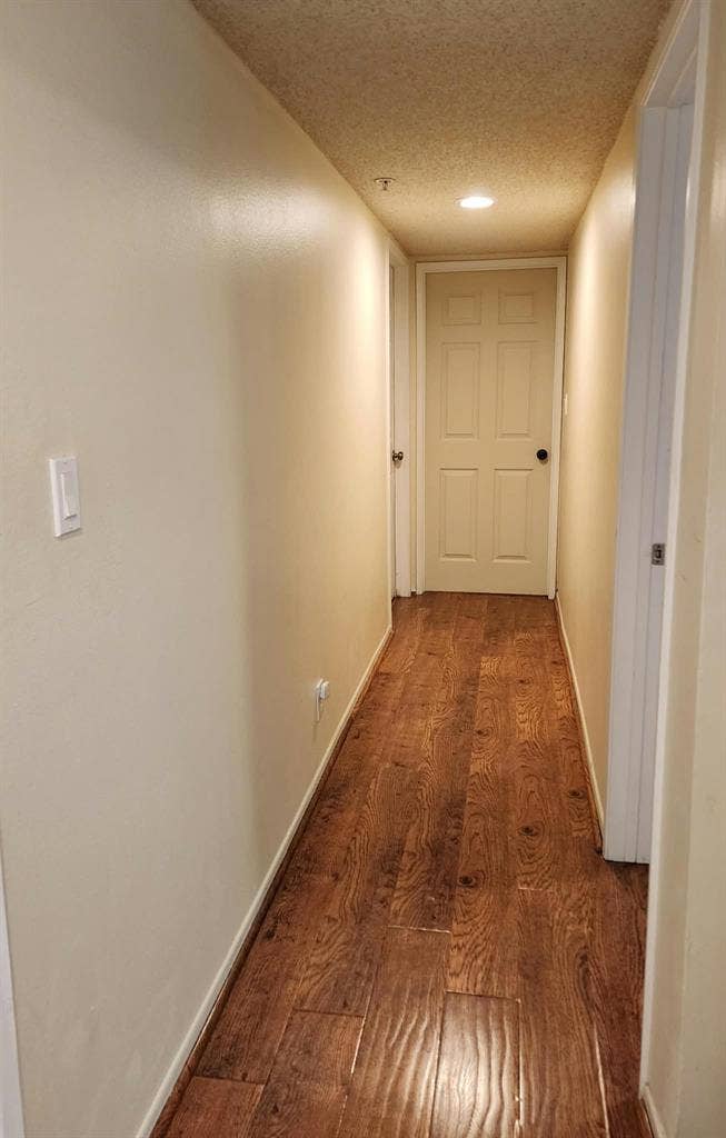 Room in Safe & Quiet Neighborhood.