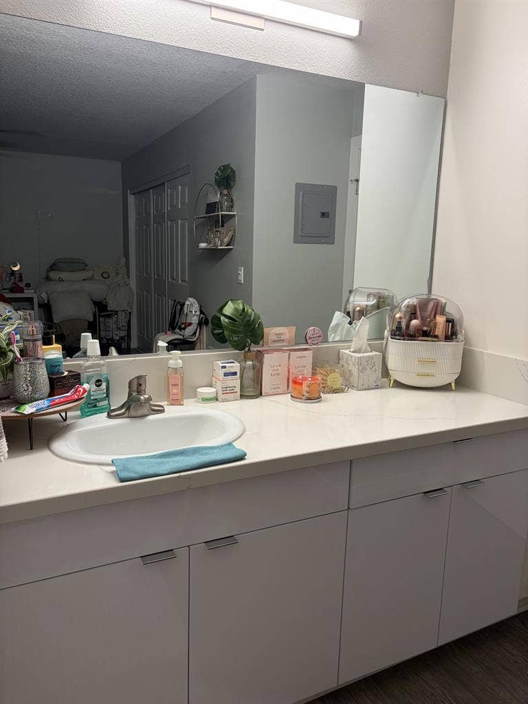 Furnished Private Room |Female Only