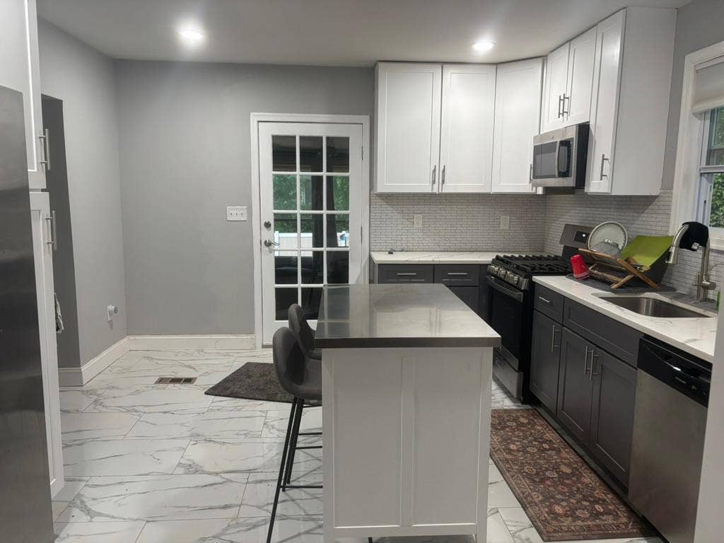 Unfurnished room $750/month